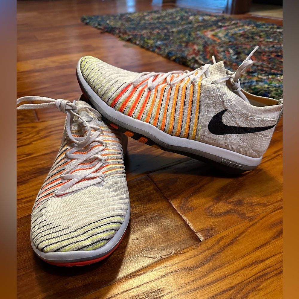 Women’s Nike Free Run size 8